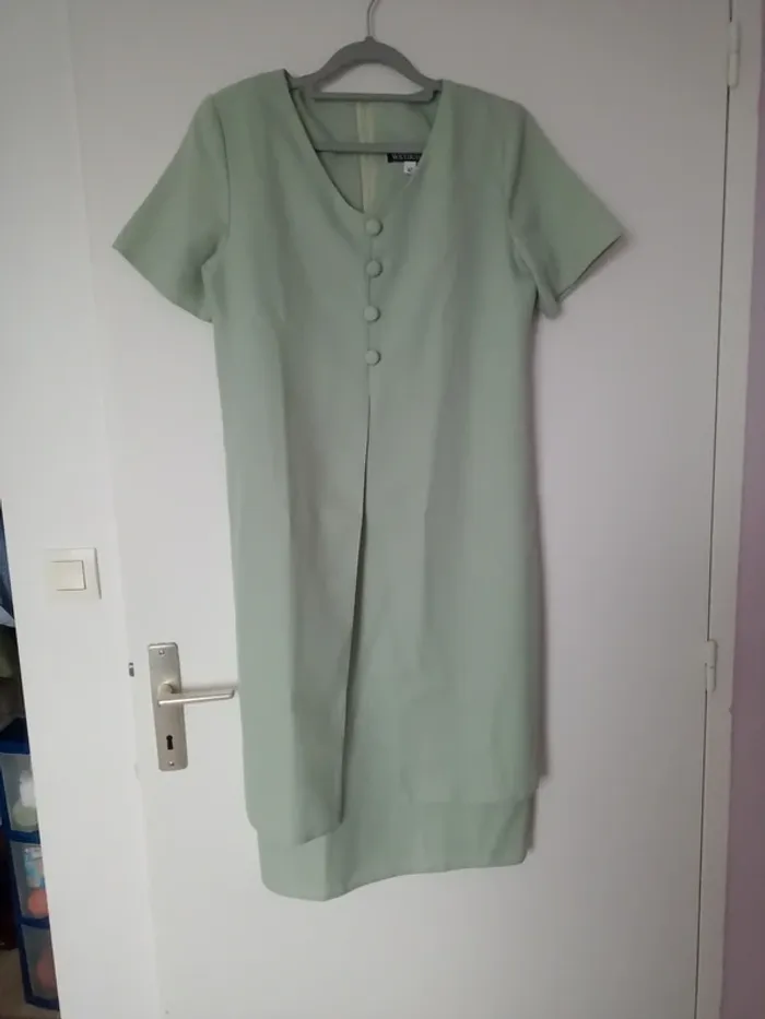 Superbe robe Anne Weyburn