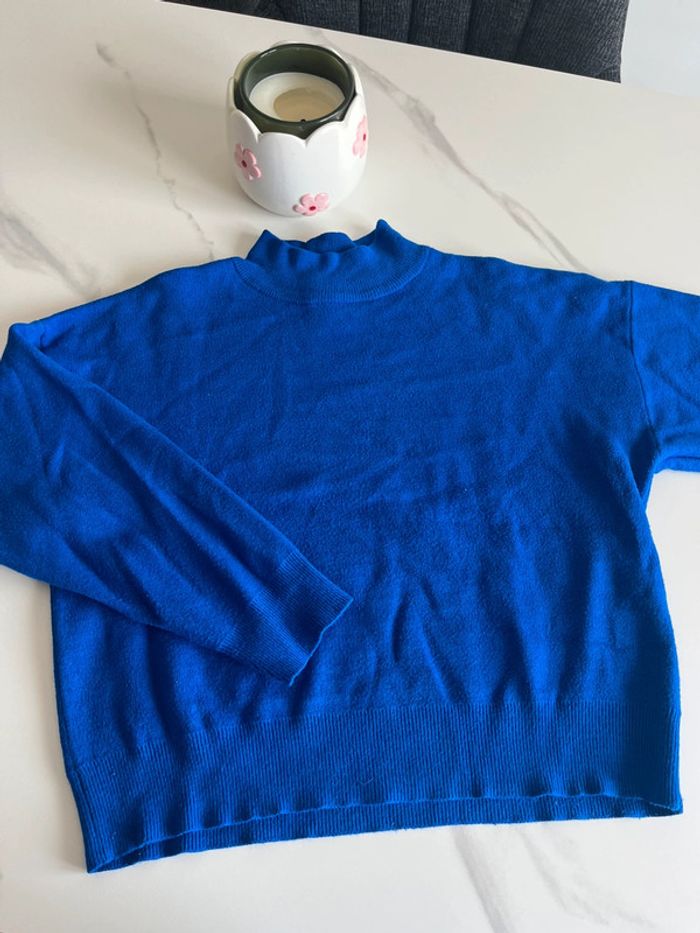 Pull bleu