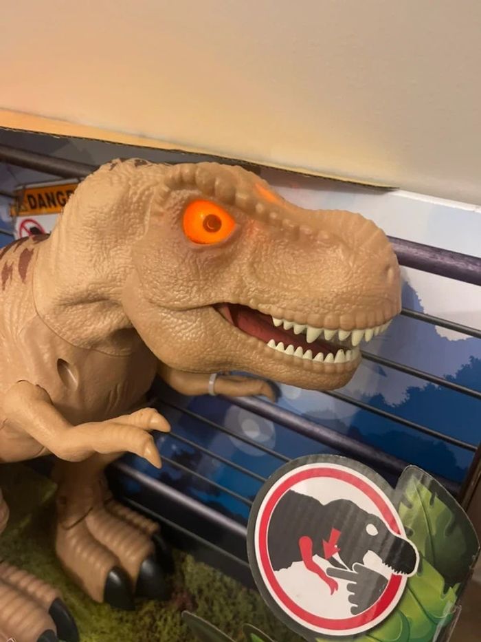 WDK - Giant T-rex Funville Dinos - dès 3 ans - photo numéro 2