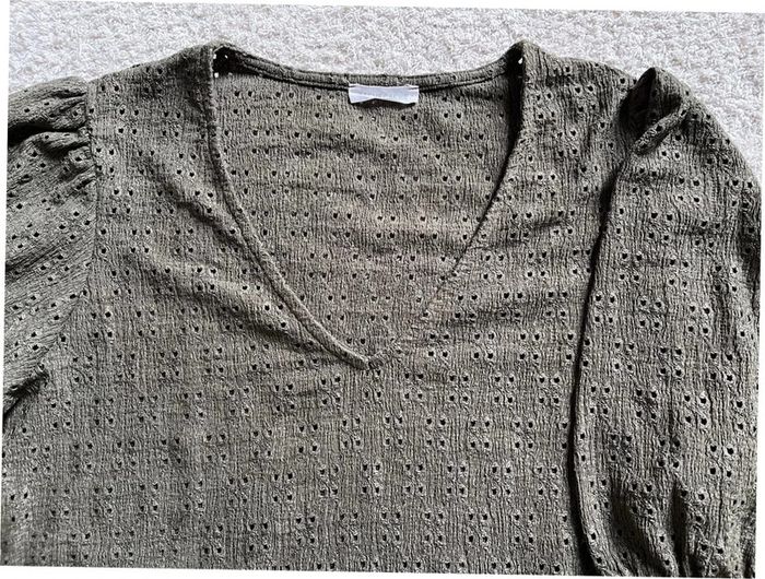 Teeshirt manches courtes bouffantes couleur kaki taille M marque Cache Cache - photo numéro 3