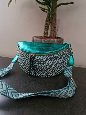 Sac banane tissé turquoise 