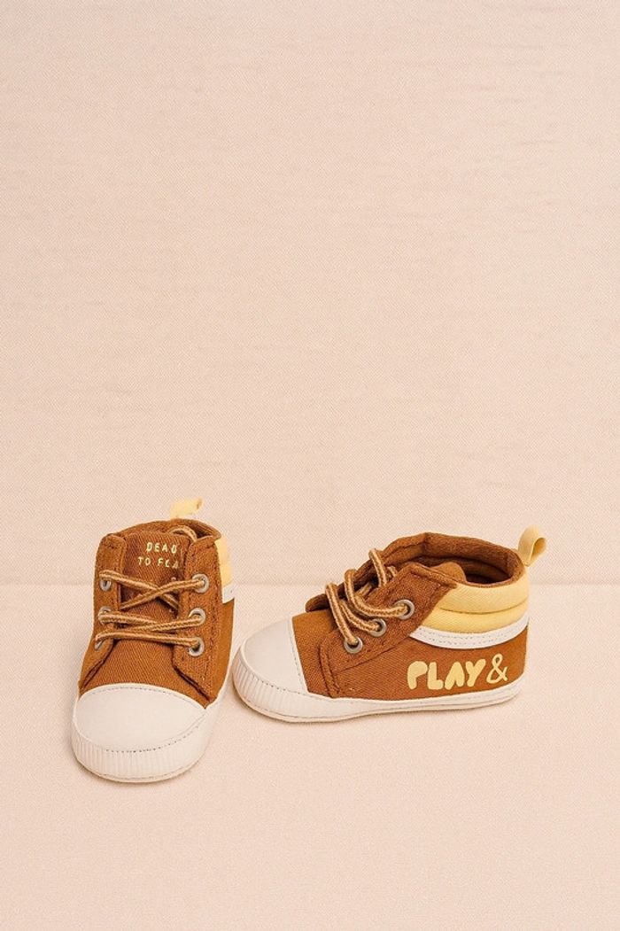 💚Baskets bébé marron et jaune “Ready to play”