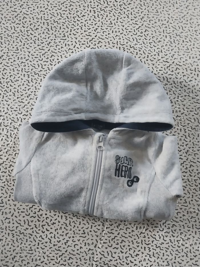 Gilet bébé KIABI gris à capuche "Super Hero" 12 mois - photo numéro 6