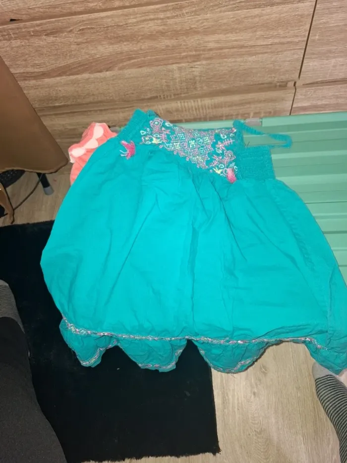 3 tee-shirt et 1 robe - photo numéro 5