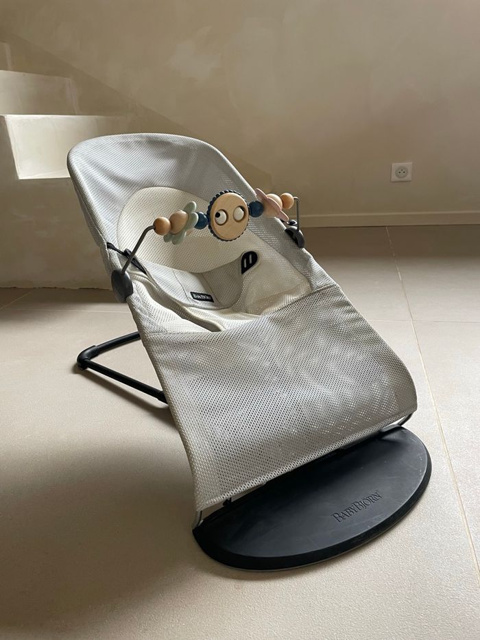 Transat BabyBjörn – excellent état + arche de jeux incluse