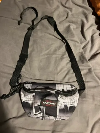 Sac bandoulière Eastpack authentique édition limitée rare