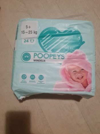 Couche poopeys  5 euros l'unité et 3 à 10 euros