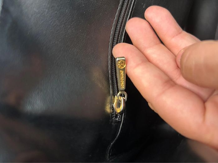 Sac à main Longchamp vintage en cuir noir - photo numéro 8
