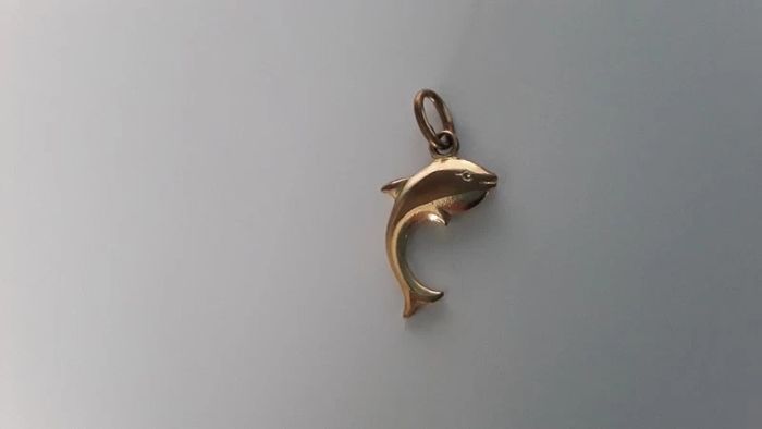 Pendentif dauphin en plaqué or