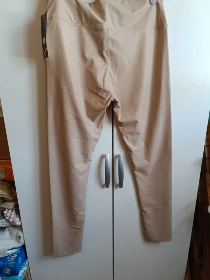 Pantalon beige simili - photo numéro 2