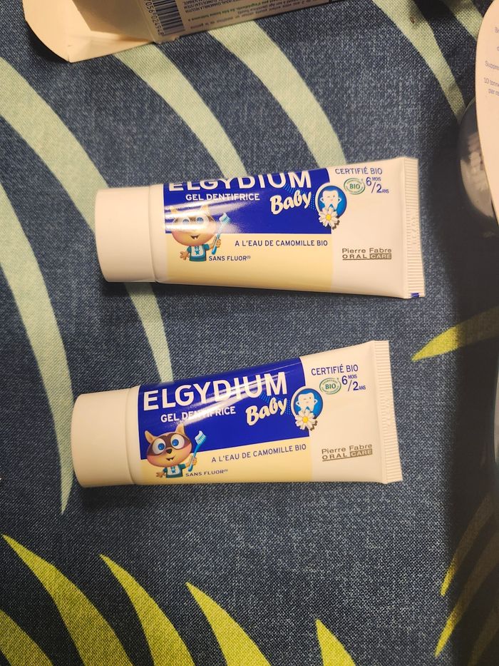 Lot brosses a dents dentifrice elgydium enfant bébé 2 ans - photo numéro 10