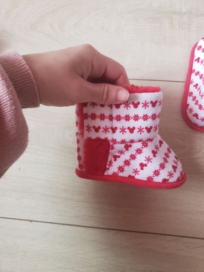 Chaussures 🎀 Primark disney 6-9 mois 2€ - photo numéro 4