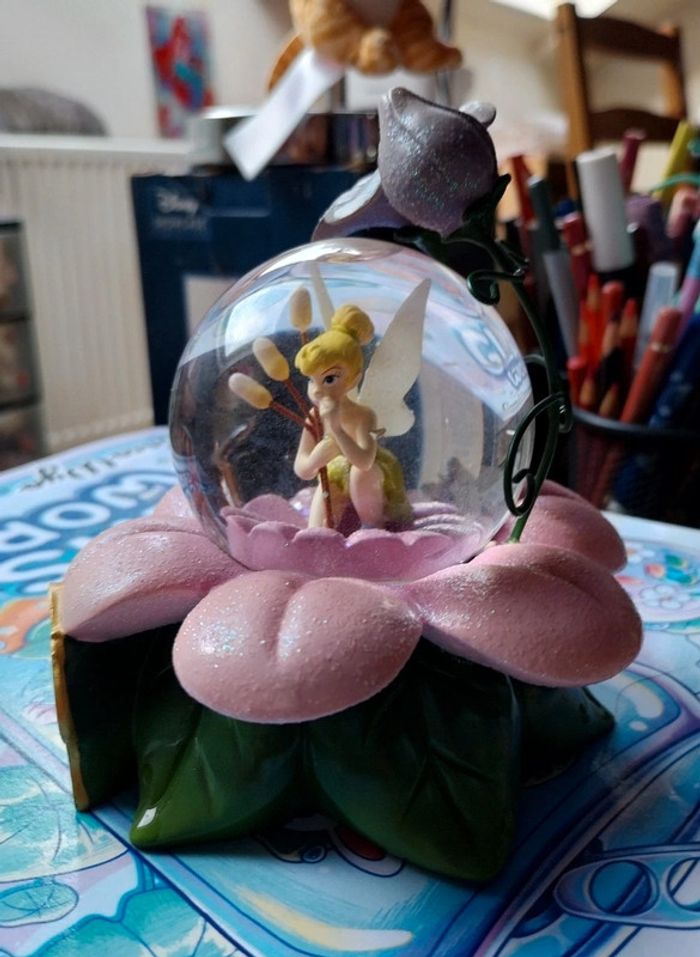Snowglobe disney très rare fée clochette fleur rose