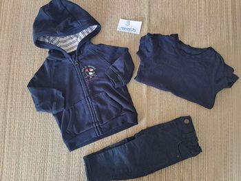 Ensemble bleu marine