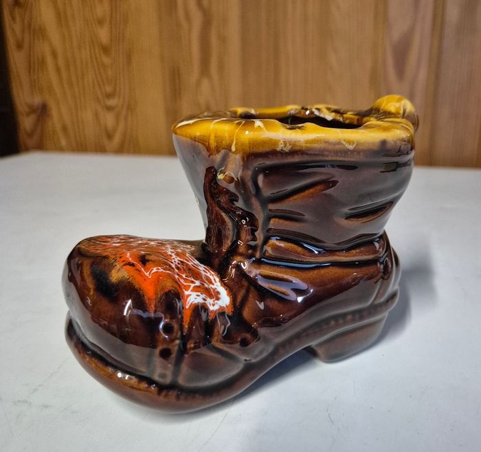 Céramique Vallauris décorative en forme de botte marron
