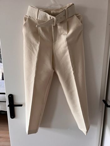 Pantalon tailleur avec ceinture