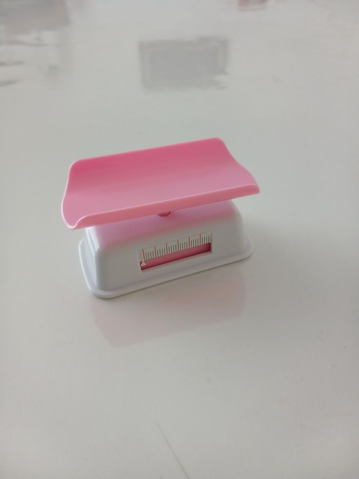 Petite Balance Jouet Miniature Rose et Blanche – Accessoire Dînette Poupée - photo numéro 4