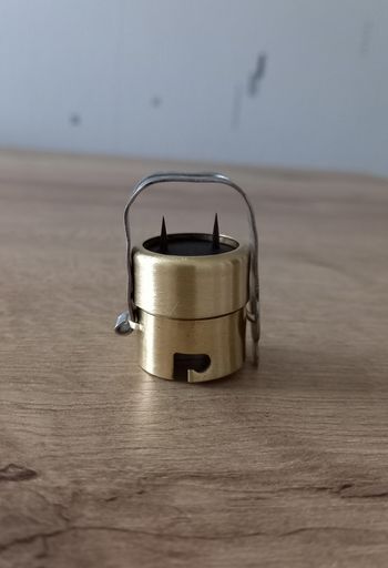 Douille B22 à ruban ancienne en laiton, céramique et métal. 