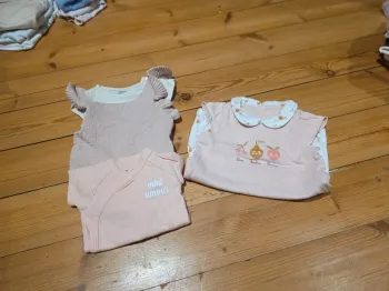 Lot de vêtements 3 mois rose/creme.