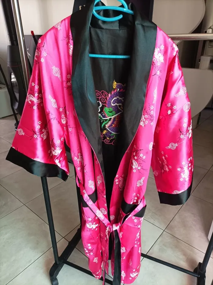 Magnifique Kimono Thailandais en Satin femme neuf taille 40