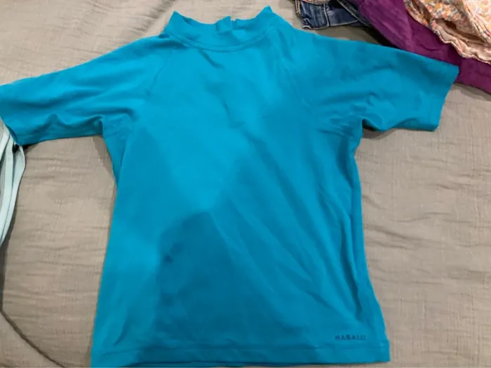 T-shirt de bain anti uv Décathlon 6 ans - photo numéro 2