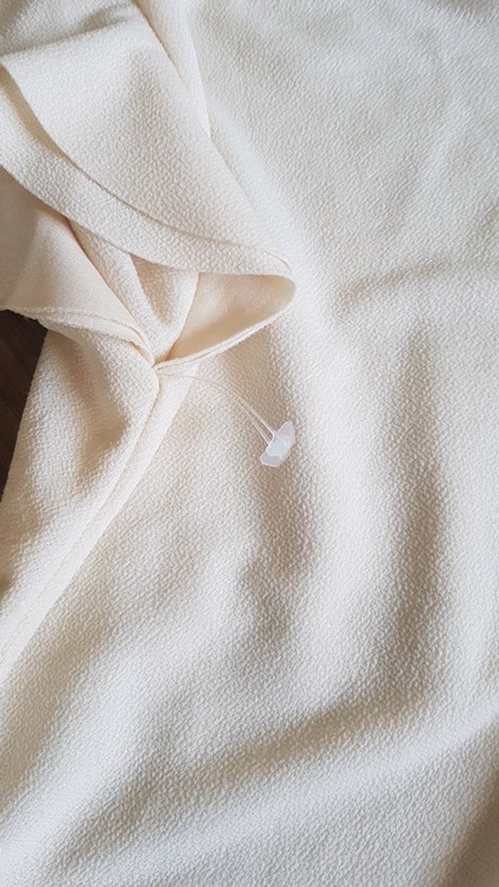 Top beige neuf - photo numéro 3