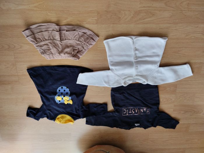 lot de 26  articles fille 6 mois - photo numéro 5