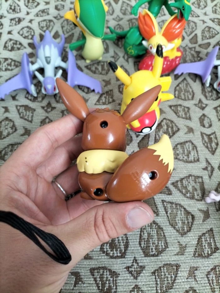 Lot de figurines Pokémon - photo numéro 3