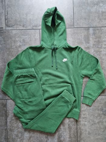 Ensemble jogging Nike taille S TBE