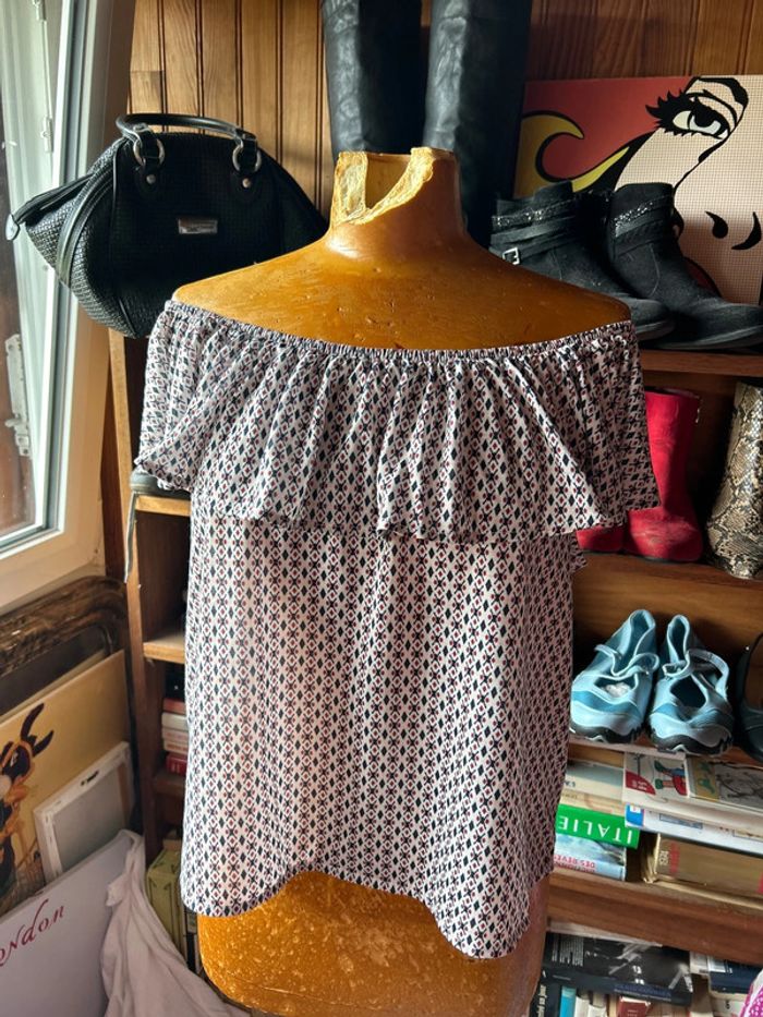 Blouse à épaule dénudées motifs
