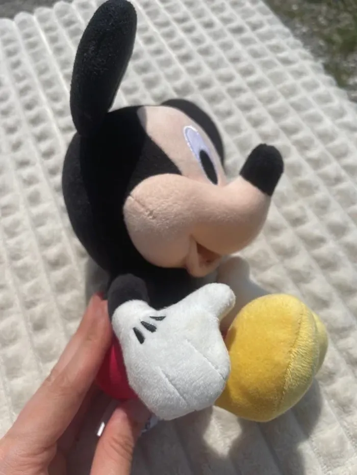 Peluche Mickey neuve, douce et adorable - photo numéro 4