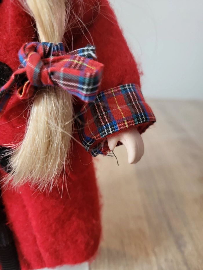 Poupee en porcelaine - photo numéro 3