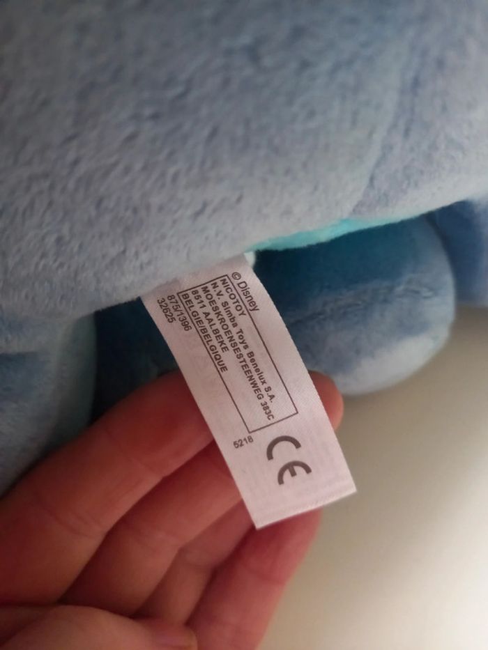 Peluche Stitch avec collier Hawaïen - photo numéro 3