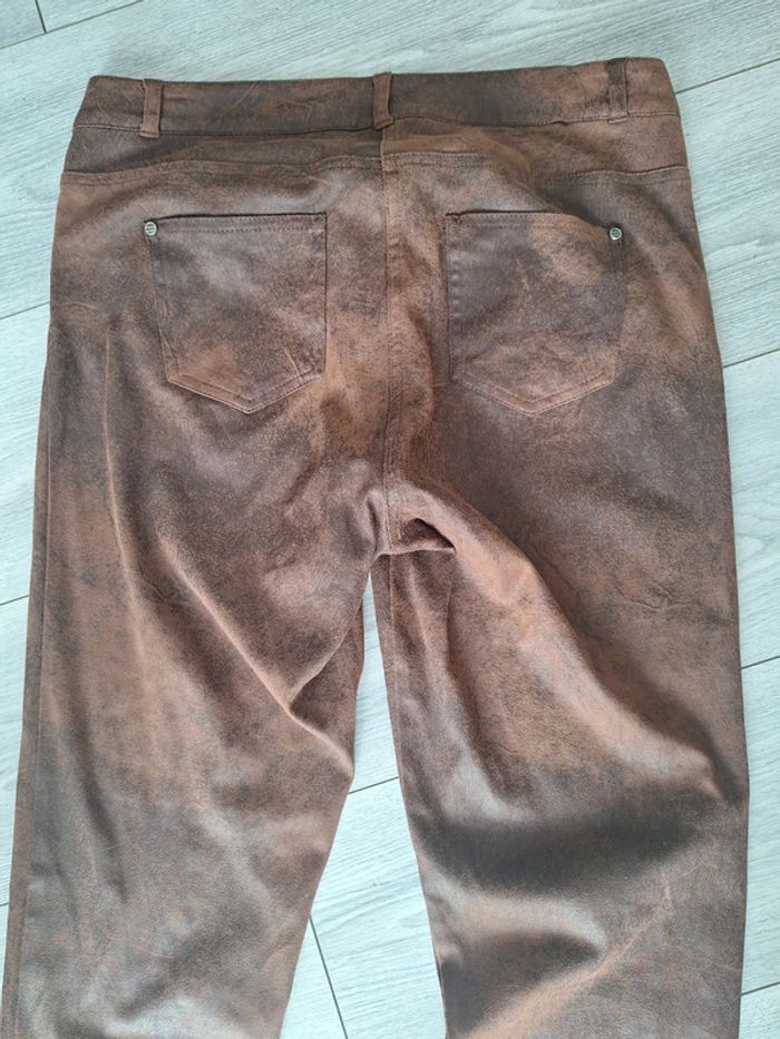 Pantalon femme taille 42 Elora imitation daim - photo numéro 9