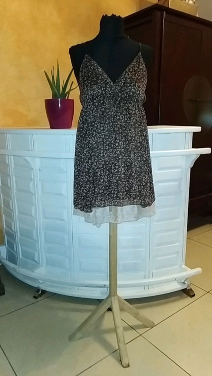 Robe tunique dentelle