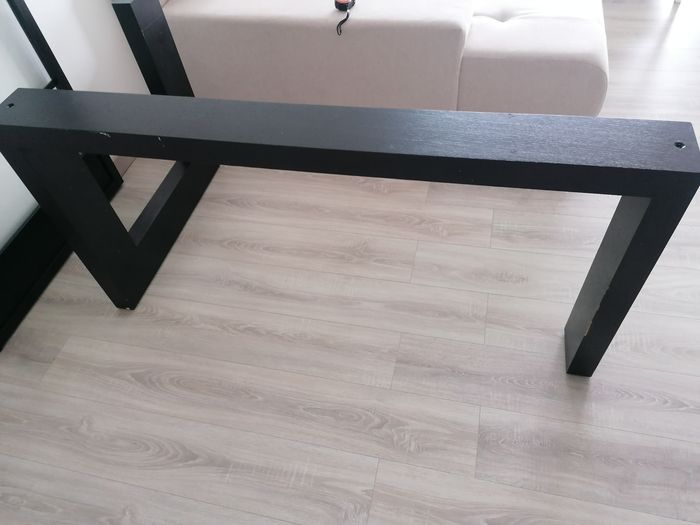 Pied pour table à manger