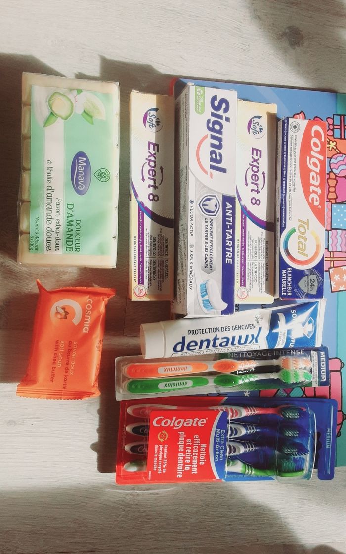 LOT HYGIENE DENTAIRE ET SAVONS