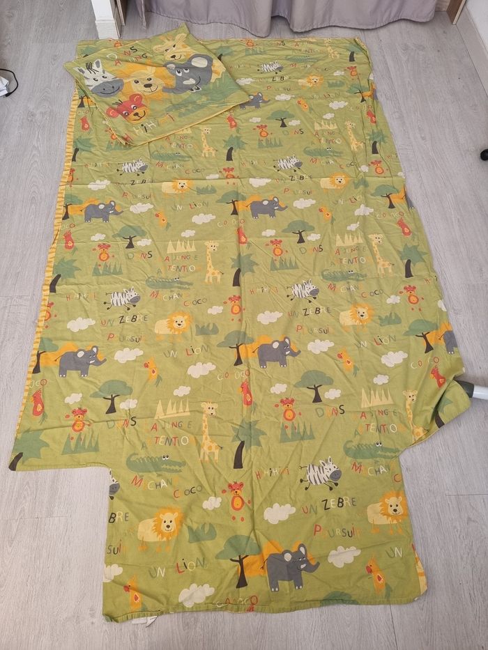 Housse de couette et taie d oreillers 1 pers