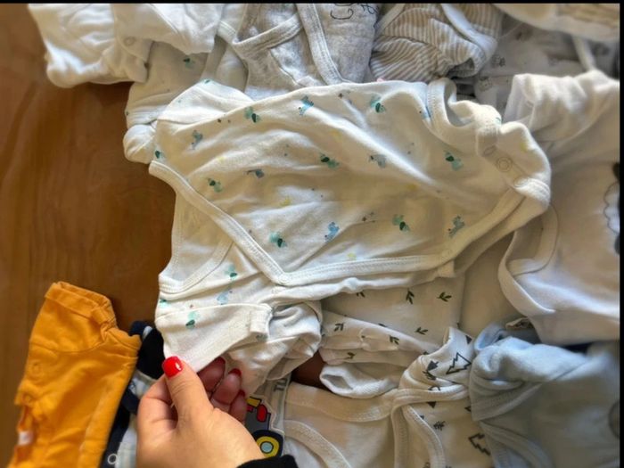 Jolie lot de 33 pièces garçon 1 mois en très bon état - photo numéro 4