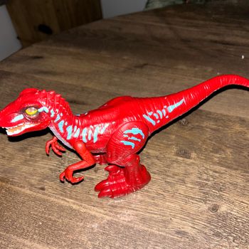 Dinosaure a pile