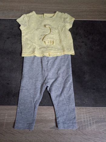 Tee-shirt manche courte et un legging