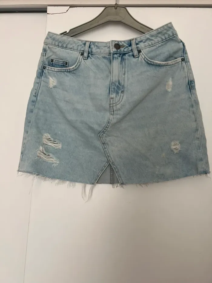 Mini jupe en jean destroy H&M Divided