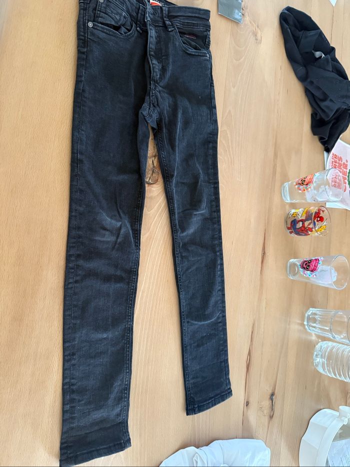 Jean Tape a l’œil