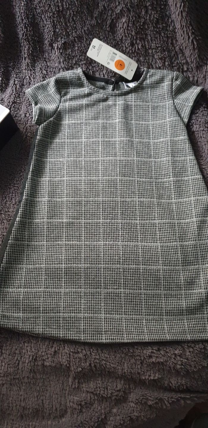 Robe 4 ans - photo numéro 2
