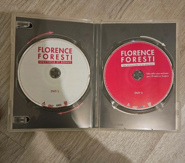 Dvd Florence Foresti "Fait des sketch à la Cigale" 📀 - photo numéro 3