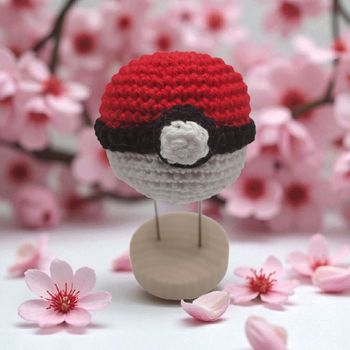 Amigurumi Pokeball