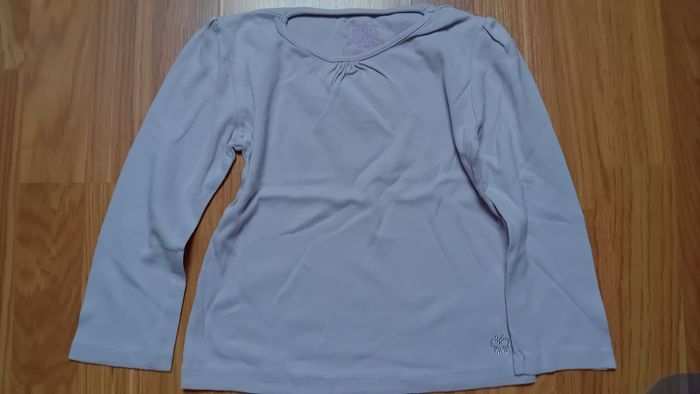 5 T-shirt manches longue (1€ = prix unités) - photo numéro 3