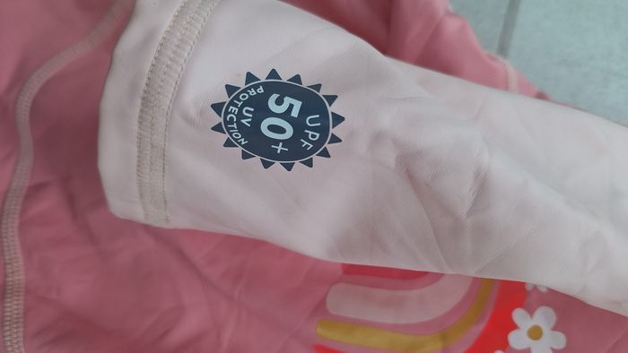 Combinaison anti uv 4  _ 5 ans - photo numéro 4