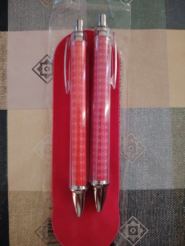Lot de 2 stylos - photo numéro 4