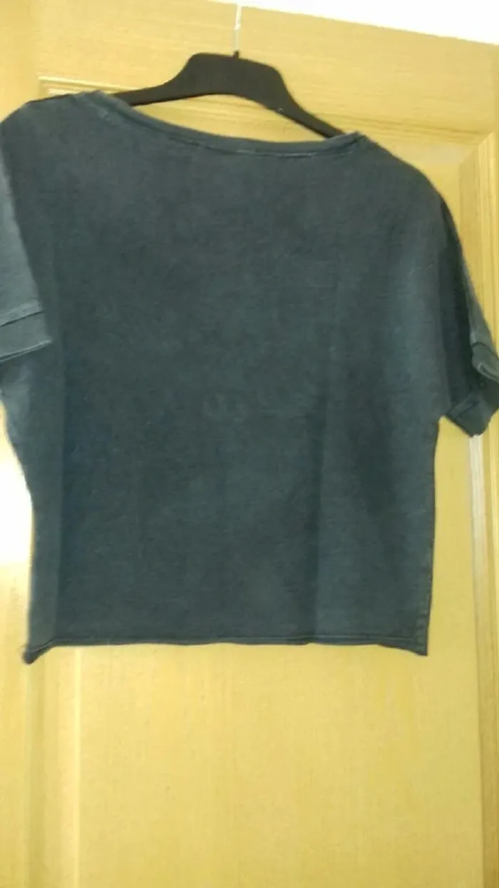 Sweat manches courtes forme large et court taille 38/40 - photo numéro 2